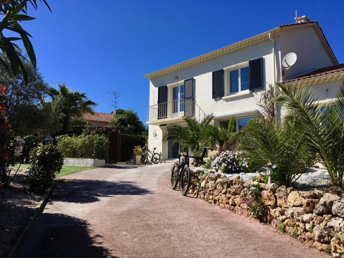 Bed,Kitchen And Swimming Pool Villa Esterel Сен-Рафаель Екстер'єр фото
