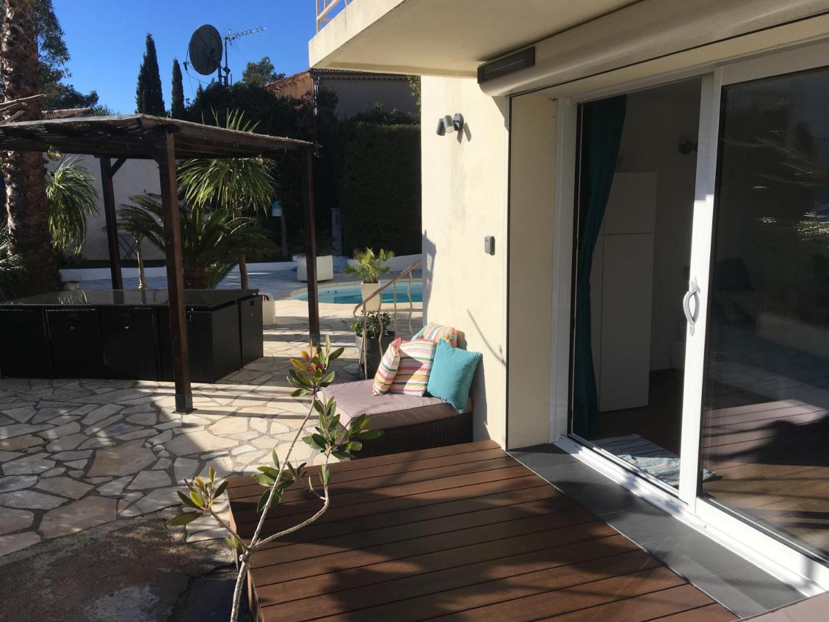 Bed,Kitchen And Swimming Pool Villa Esterel Сен-Рафаель Екстер'єр фото